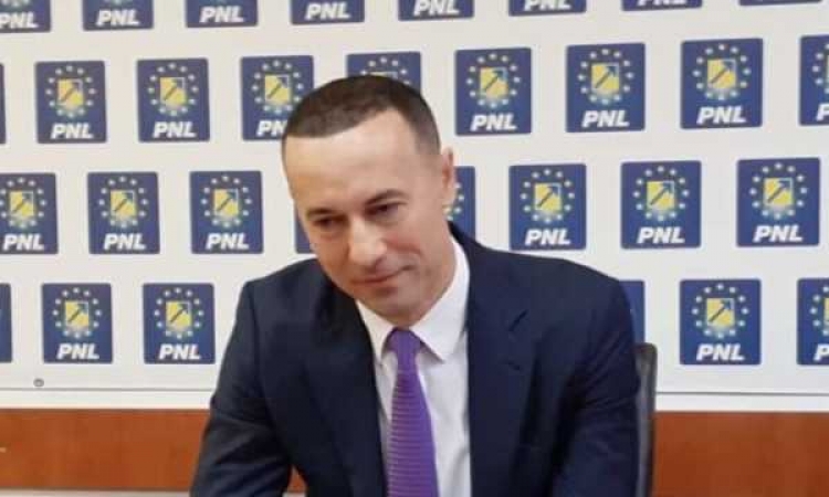 Interese grele în jurul menținerii lui Iulian Dumitrescu în fotoliul de președinte al Consiliului Județean Prahova
