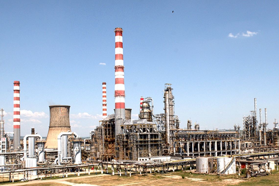 Rafinaria Petrotel Lukoil Ploiesti va fi oprita pentru revizia periodica