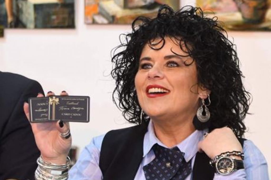 Cardurile cadou lansate pe piata de Teatrul ”Toma Caragiu” au fost foarte bine primite de ploiesteni