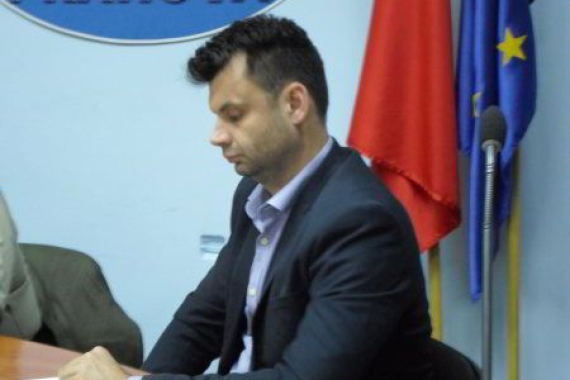 Numai camarila securista mai este apropiata de primarul Adrian Dobre! Restul e dezastru!
