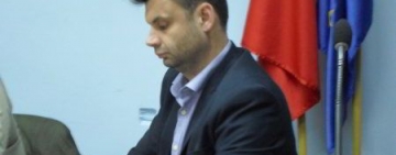 Numai camarila securista mai este apropiata de primarul Adrian Dobre! Restul e dezastru!