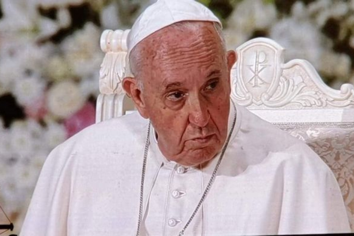 Cum arată ceasul personalizat primit în dar de Papa Francisc cu ocazia vizitei în România?