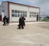 O stație de pompare a societății Conpet a fost luată cu asalt de hoți