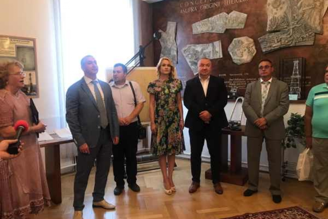 O interesantă expoziție a fost deschisă la Muzeul Petrolului din Ploiești