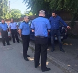 L-au lăsat pradă barbarilor! Integritatea fizică a primarului Ploieștiului, serios pusă în pericol