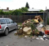 Orașul sufocat de gunoaie începe să scoată fața spre lumină