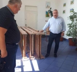 Viceprimarul Cristian Ganea supraveghează lucrările de întreținere care se fac la școlile din Ploiești