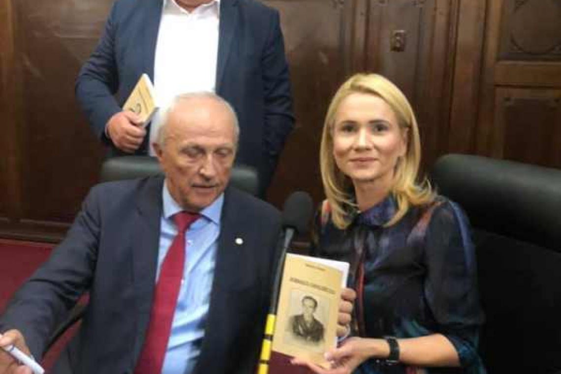 Mircea Cosma a lansat astăzi, la Ploiești, primul volum al cărții ”Jurnalul Cavalerului”