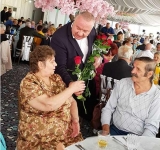 Cuplurile care au împlinit 50 de ani de căsătorie, sărbătorite de administrația ploieșteană
