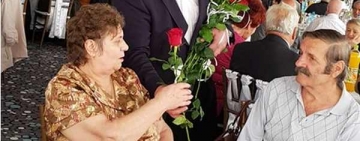 Cuplurile care au împlinit 50 de ani de căsătorie, sărbătorite de administrația ploieșteană