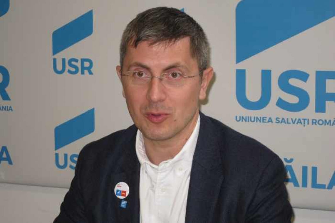 Cam așa arată Dan (Error) Barna, candidatul USR și PLUS pentru Cotroceni!