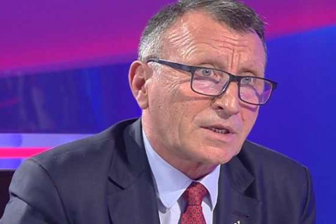 După ce tăiem porcul, începem să tăiem și capete (în partid)