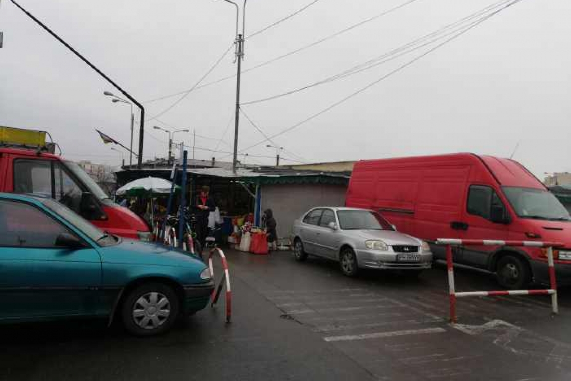 Peisaj dezolant pe platoul Halelor Centrale din Ploiești