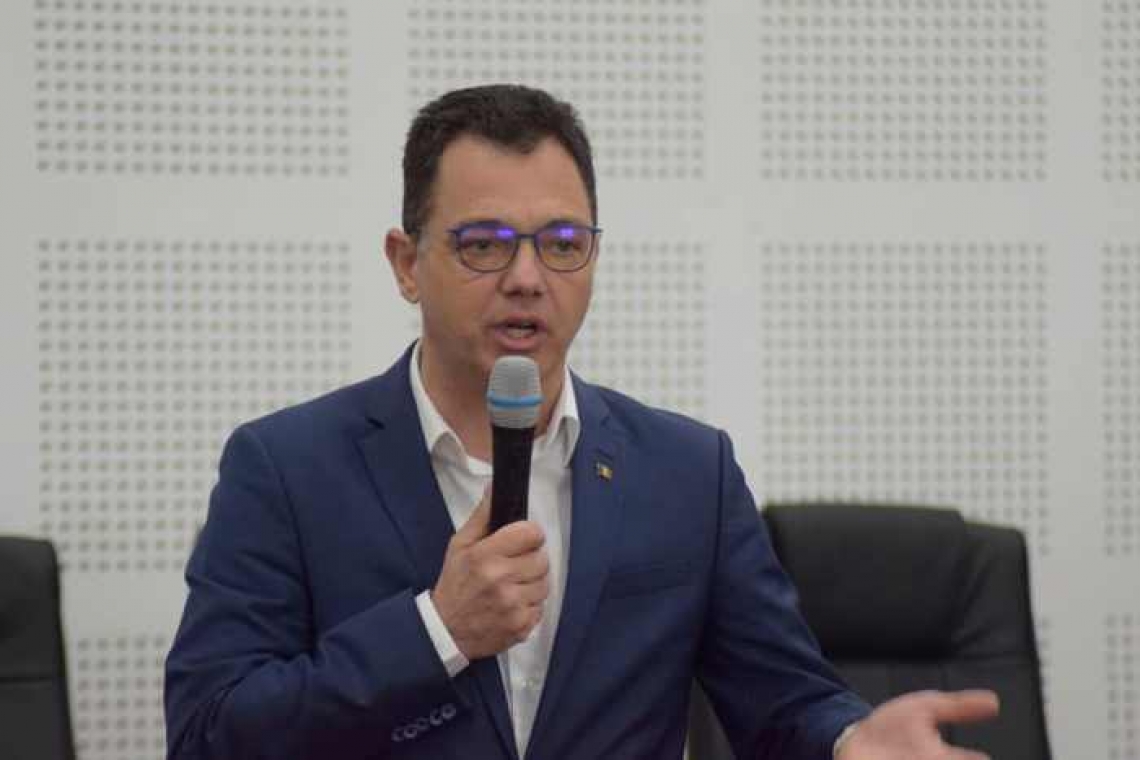 Șomerul de lux Ludovic Orban va găsi repede un prieten care să-l angajeze part-time