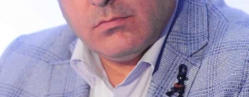 Umaniștii cer premierului să redeschidă bisericile și teatrele