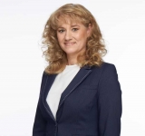 Fostul prefect Mădălina Lupea (PRO România) va candida împoriva lui Bogdan Toader (PSD) și Iulian Dumitrescu (PNL) pentru Consiliul Județean Prahova