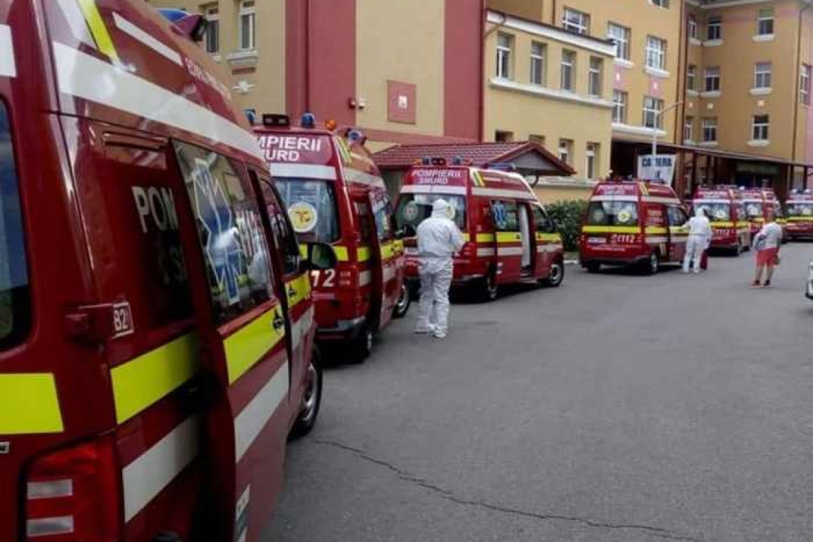 În România e ca în Italia în urmă cu patru luni! Zeci de ambulanțe stau la coadă la Matei Balș!