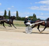 Spectacol pe ultima linie dreaptă în Premiul de Vacanță de pe Hipodromul Ploiești