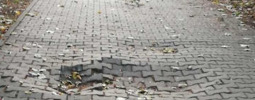 Bulevardul Independenței se scufundă încet dar sigur