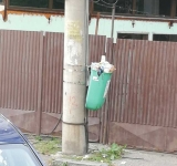 Goliți mai des coșurile de gunoi stradale!