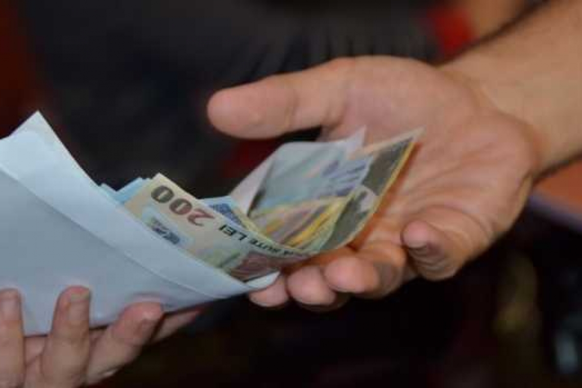 Românii sunt fericiți cu 41 de lei în plus la salariu