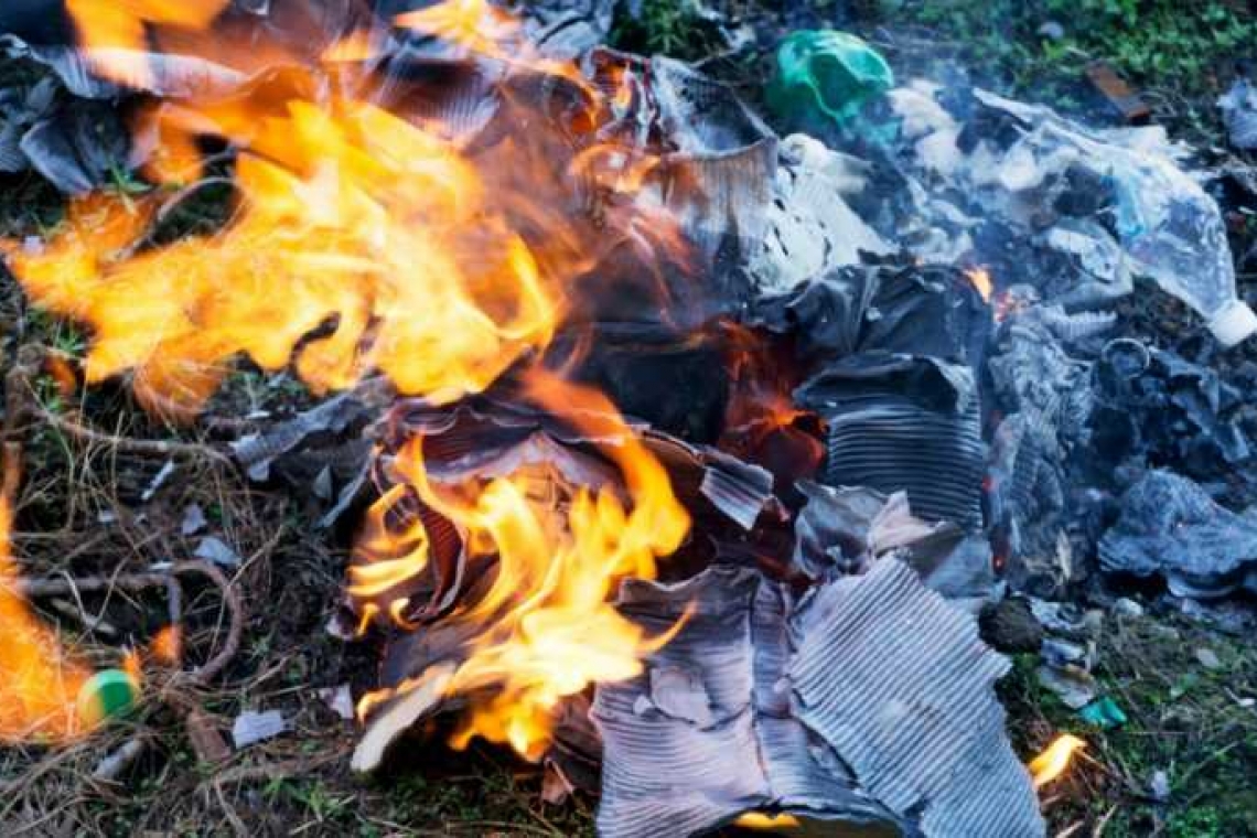 Nu mai da foc la gunoaie că te arzi! Se vor da amenzi grele!