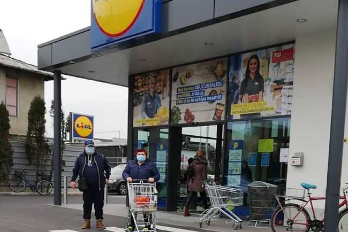 Cam înghesuit noul magazin Lidl de pe strada Apelor din Ploiești