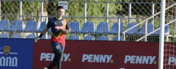 Încă un fotbalist a părăsit cantonamentul Echipei Naționale de Fotbal a României 